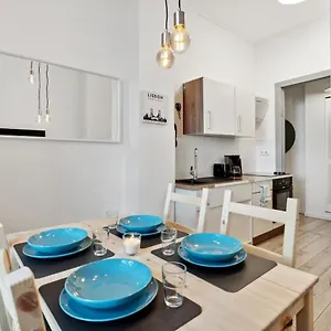  Apartment Sweet Central Tiny For 4 People